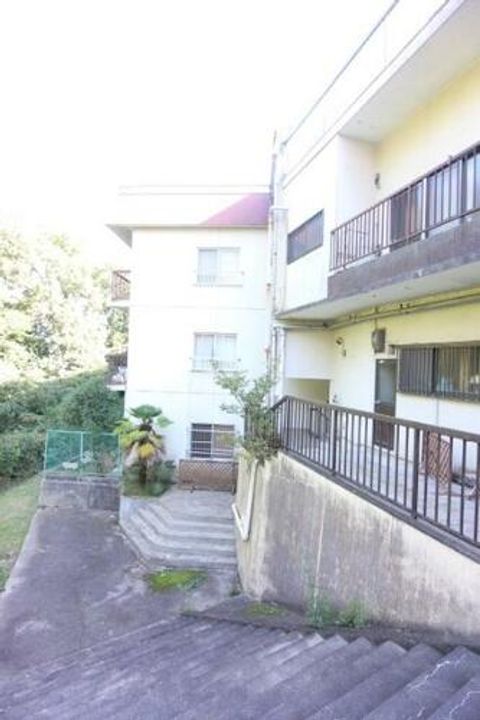 大幸ハイツの玄関