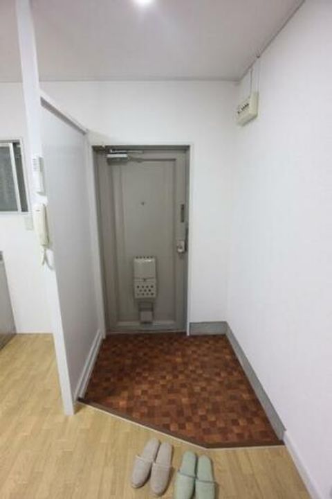 大幸ハイツの玄関