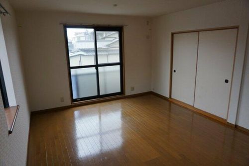 ティアラ中牟田101の居間