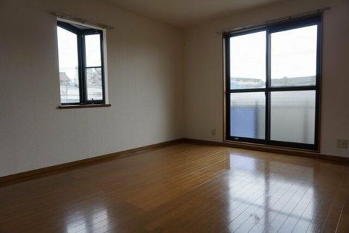 ティアラ中牟田101の居間