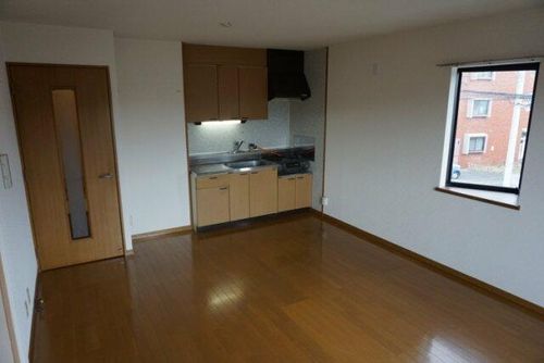 ティアラ中牟田101の居間