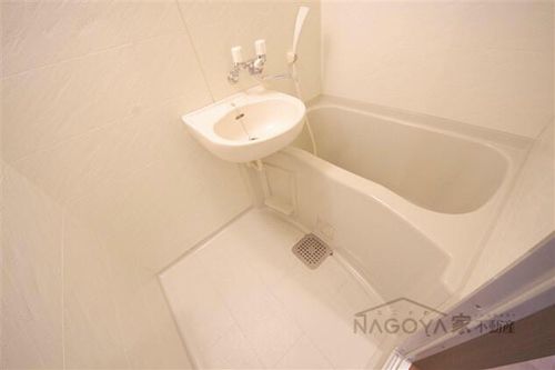 プロビデンス東新町の風呂