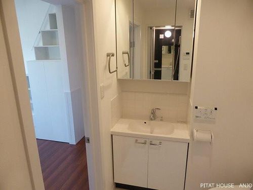 プリマグランデ安城 弐番館105の内装