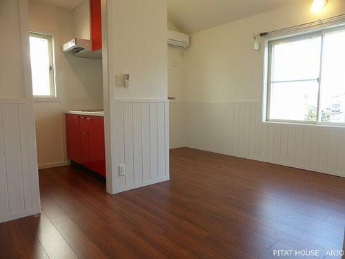 プリマグランデ安城 弐番館105の内装