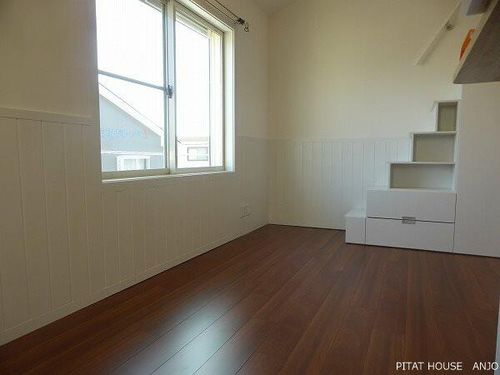 プリマグランデ安城 弐番館105の内装