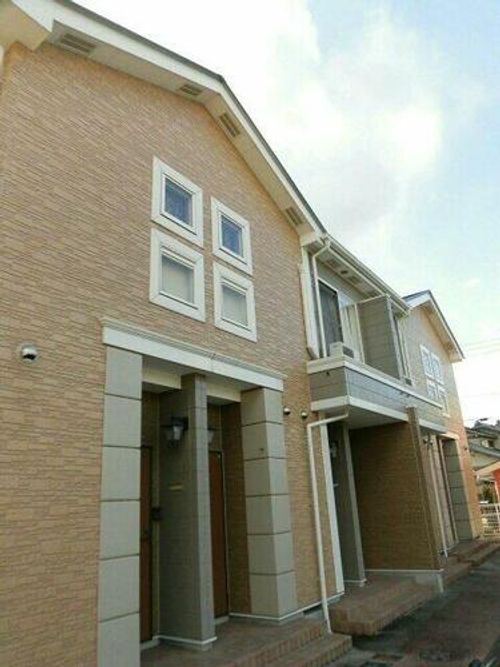 デフィー平川103の玄関