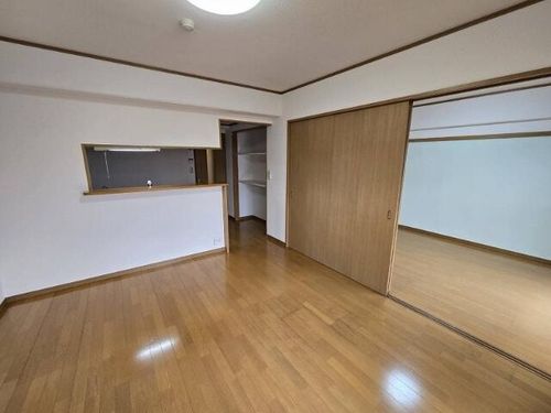 福岡県北九州市八幡西区力丸町(マンション)の賃貸物件の居間