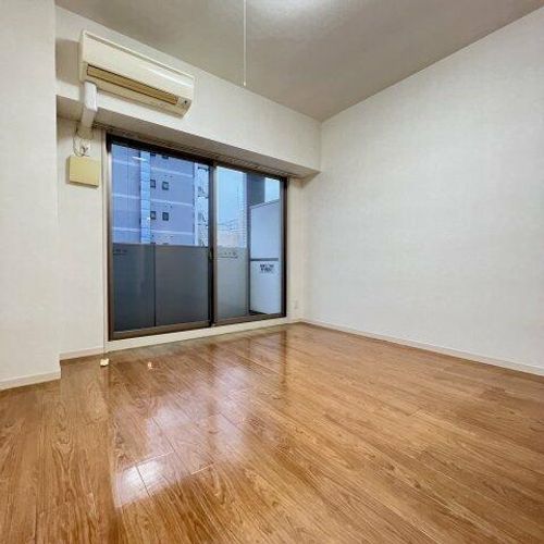SunHeart池下の居間