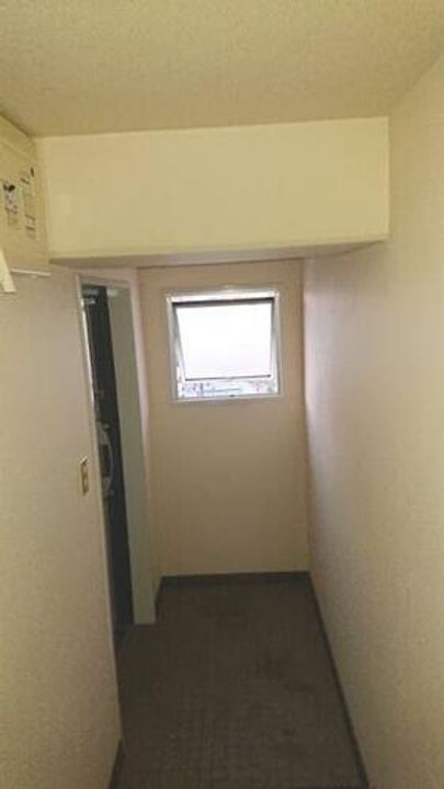 ホワイトキャッスル南ケ丘B-606の玄関