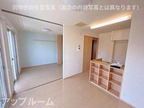 愛知県小牧市大字久保一色(アパート)の賃貸物件の居間