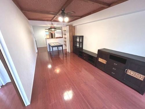 紅梅台ハイツ2号棟214の居間