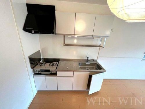 ユトリロ緑ヶ丘 2 Bのキッチン