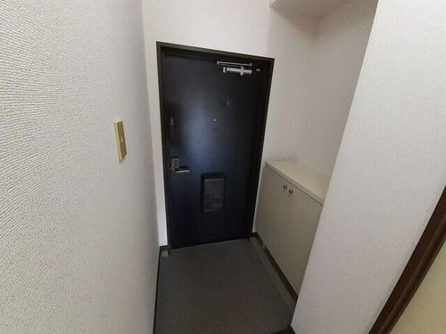 ミローズコートの玄関