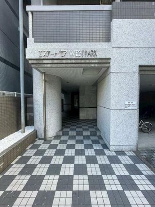 福岡県福岡市中央区荒戸1丁目(マンション)の賃貸物件の玄関