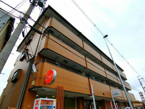 シャトー原山台の外観