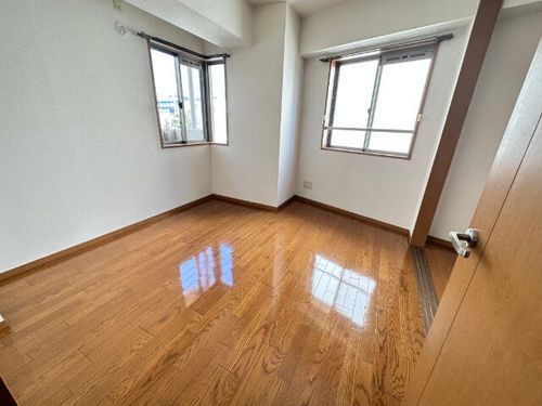 ハイリスベーネ池下F-3の居間