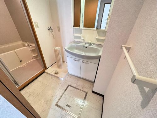 ハイリスベーネ池下F-3の内装