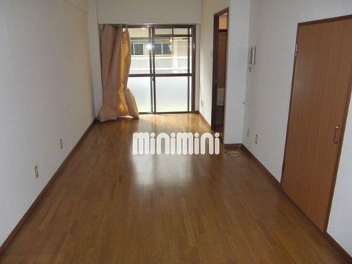 メゾン藤の居間