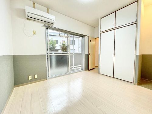 リバーサイド植田の居間