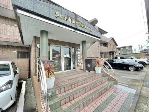 サンシャインガーデンAの玄関