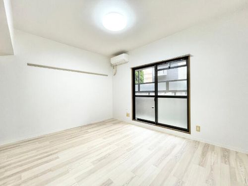 サンシャインガーデンAの居間