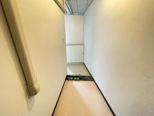 矢野ビルの玄関