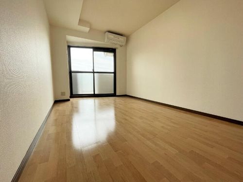 プリマヴェール六番町の居間