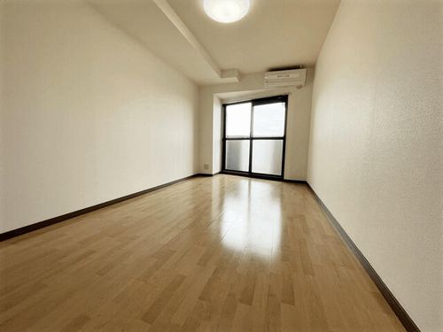 プリマヴェール六番町の居間