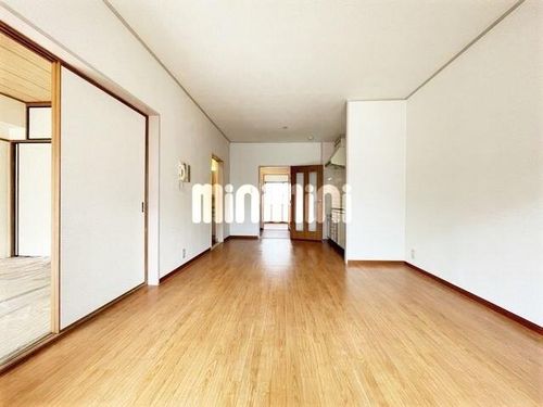 牛立曽七ハオスの居間