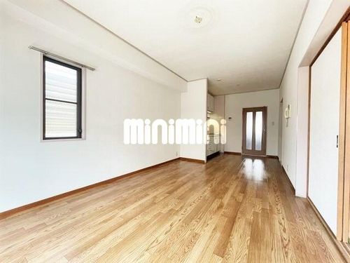 牛立曽七ハオスの居間