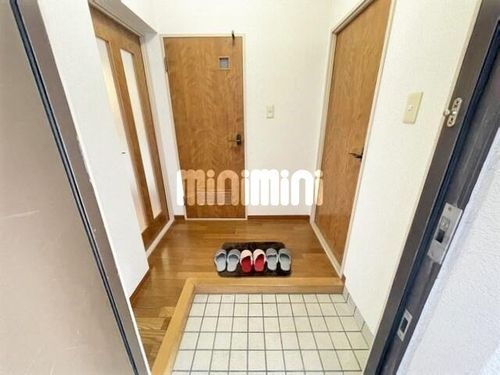 牛立曽七ハオスの玄関