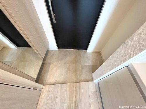 S-RESIDENCE高井田Centralの玄関