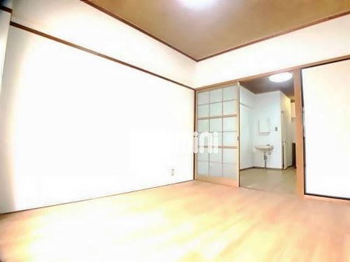 太慶レジデンスの居間