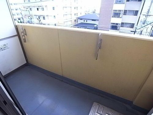 アロハ海岸通の内装