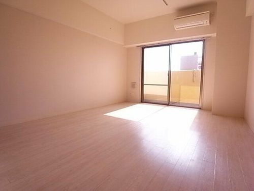 アロハ海岸通の居間