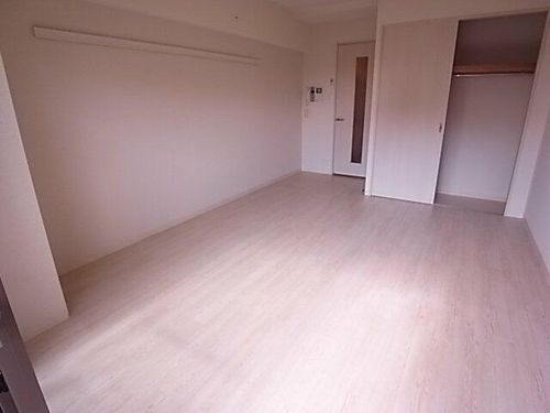 アロハ海岸通の内装