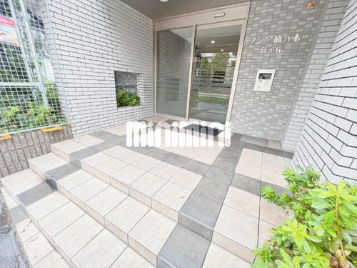 ソシア楠乃木の玄関