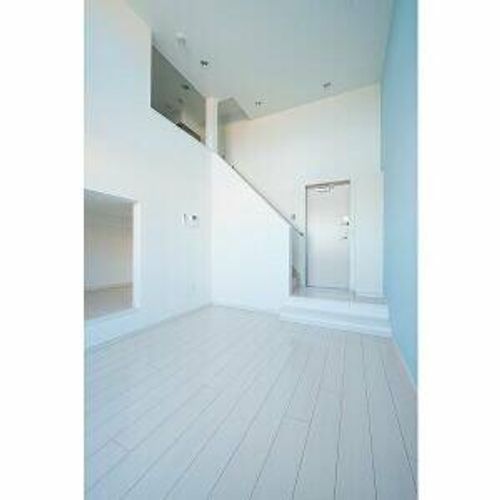 ステラ川西201の居間