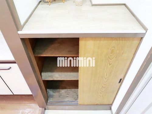 大丸マンションの玄関