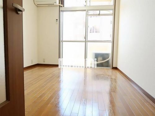 大丸マンションの居間