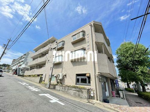 グリーン西山の外観