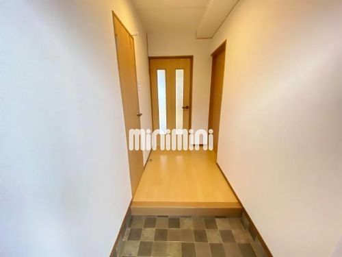 グリーン西山の玄関