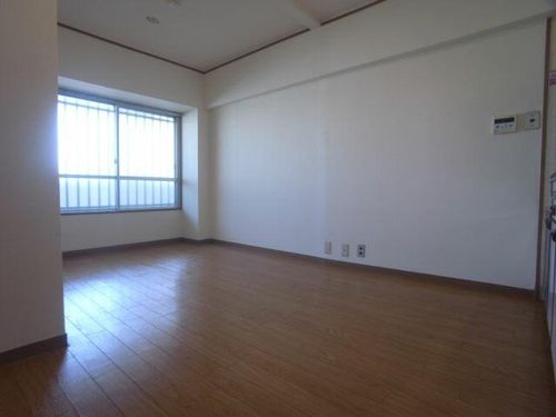 メゾン一社の居間