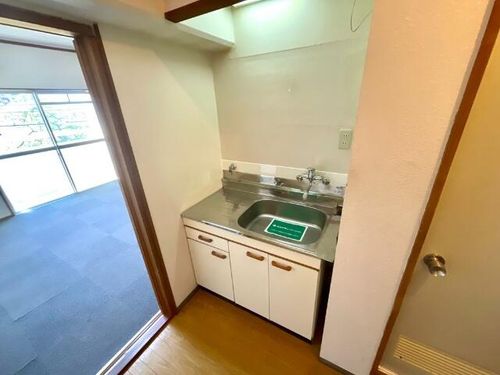 スカイブルー80のキッチン