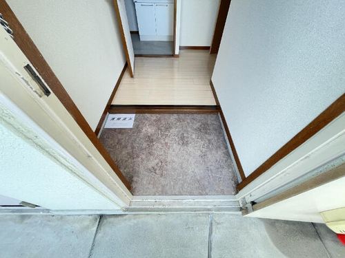 天水ハイツの玄関