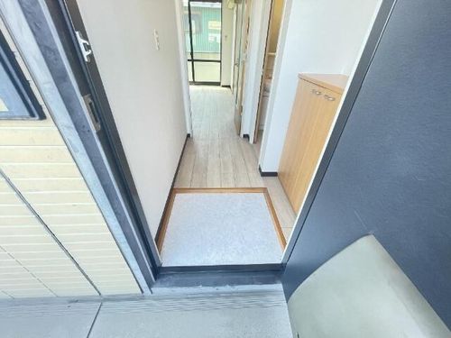 グローリーハイツの玄関