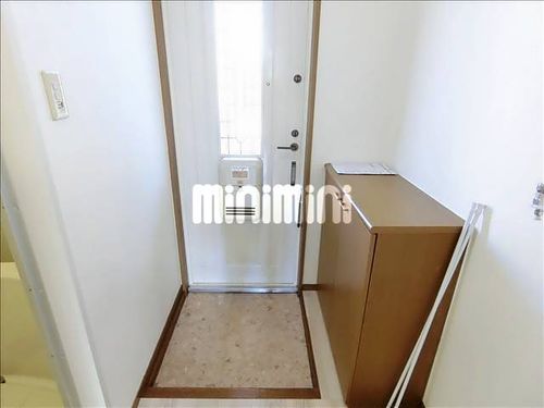 ホワイトメゾン高御堂の玄関