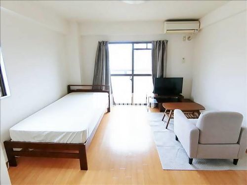 センチュリィ山の手の居間