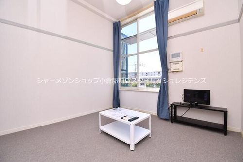 レオパレスブルーリバーの居間