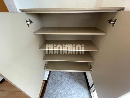 ブラン南山の玄関